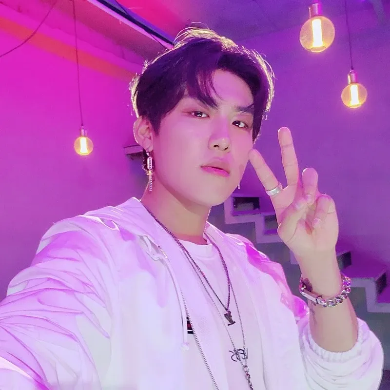 Latest photo of Park Woojin (AB6IX)