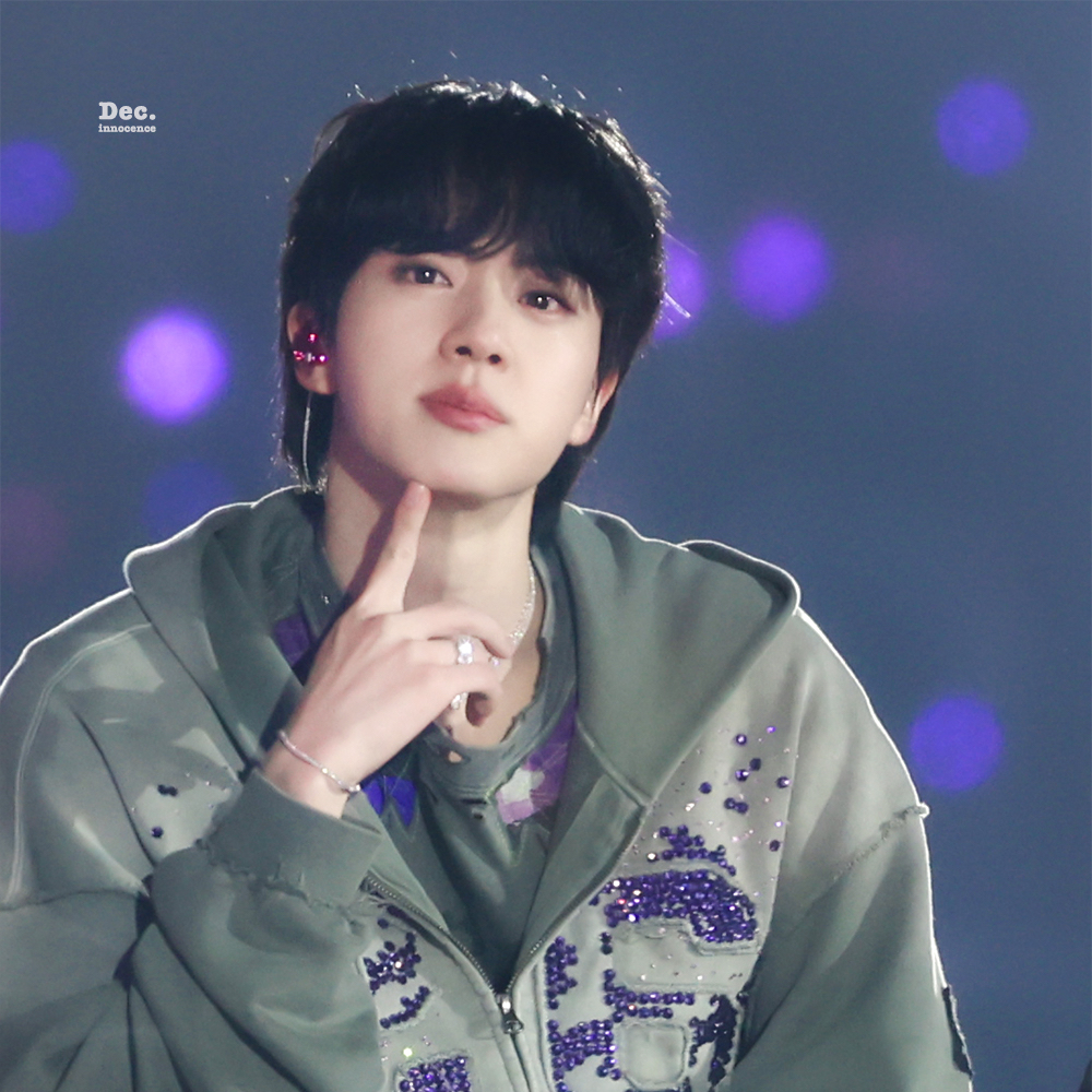 진 (방탄소년단) 최근 활동샷