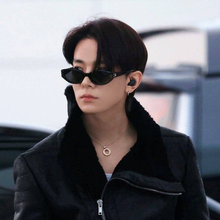 Behind-the-scenes cut of Heeseung