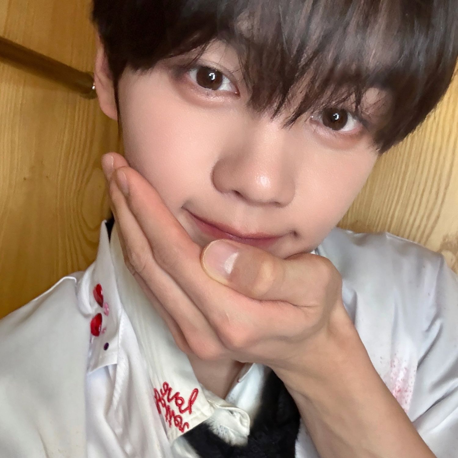 A moment captured by Kim Gyuvin (ZEROBASEONE)'s fan