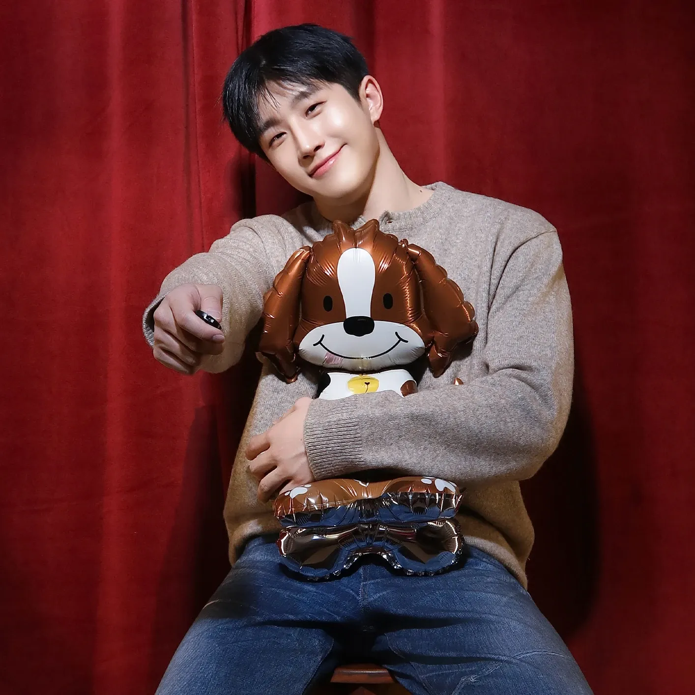 Latest photo of Jinjin (ASTRO)