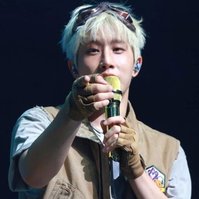 A moment captured by Jinjin (ASTRO)'s fan