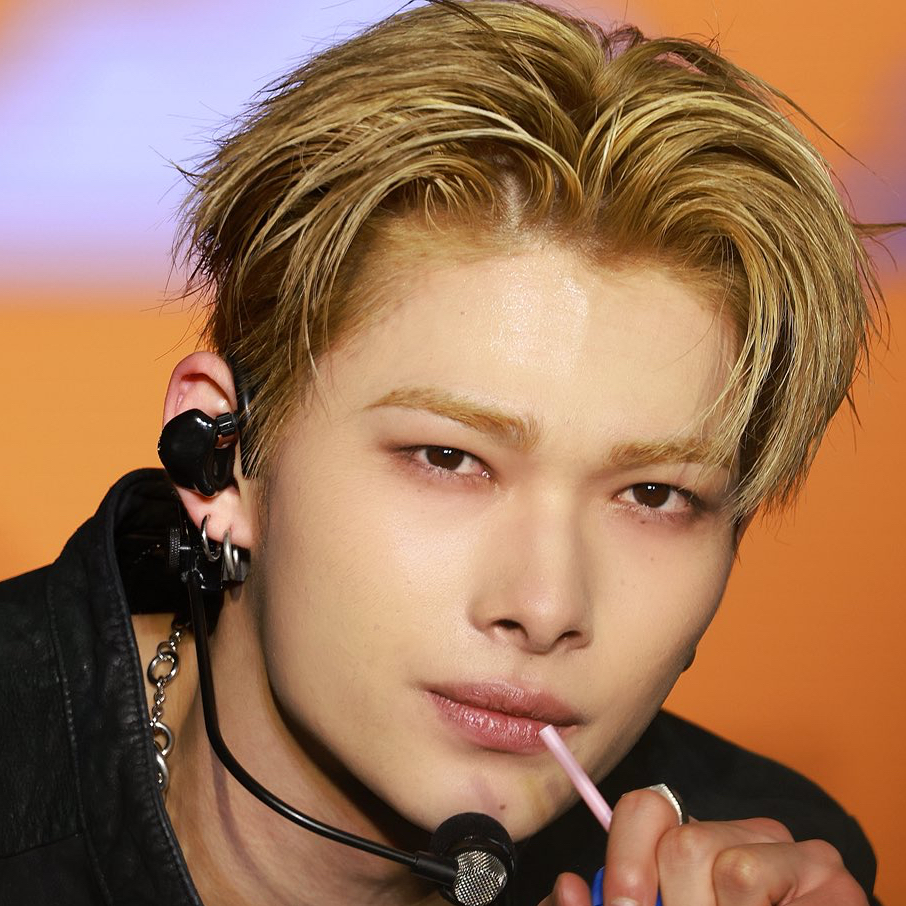 Foto aktivitas terbaru NI-KI (ENHYPEN)