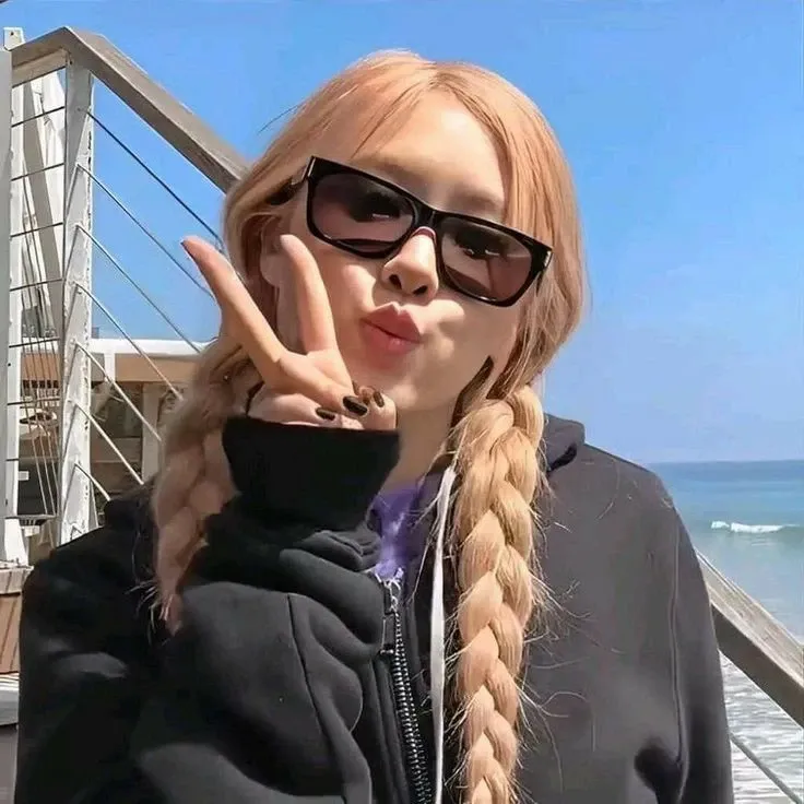 A moment captured by ROSÉ (BLACKPINK)'s fan