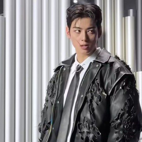 A moment captured by Eunwoo (ASTRO)'s fan