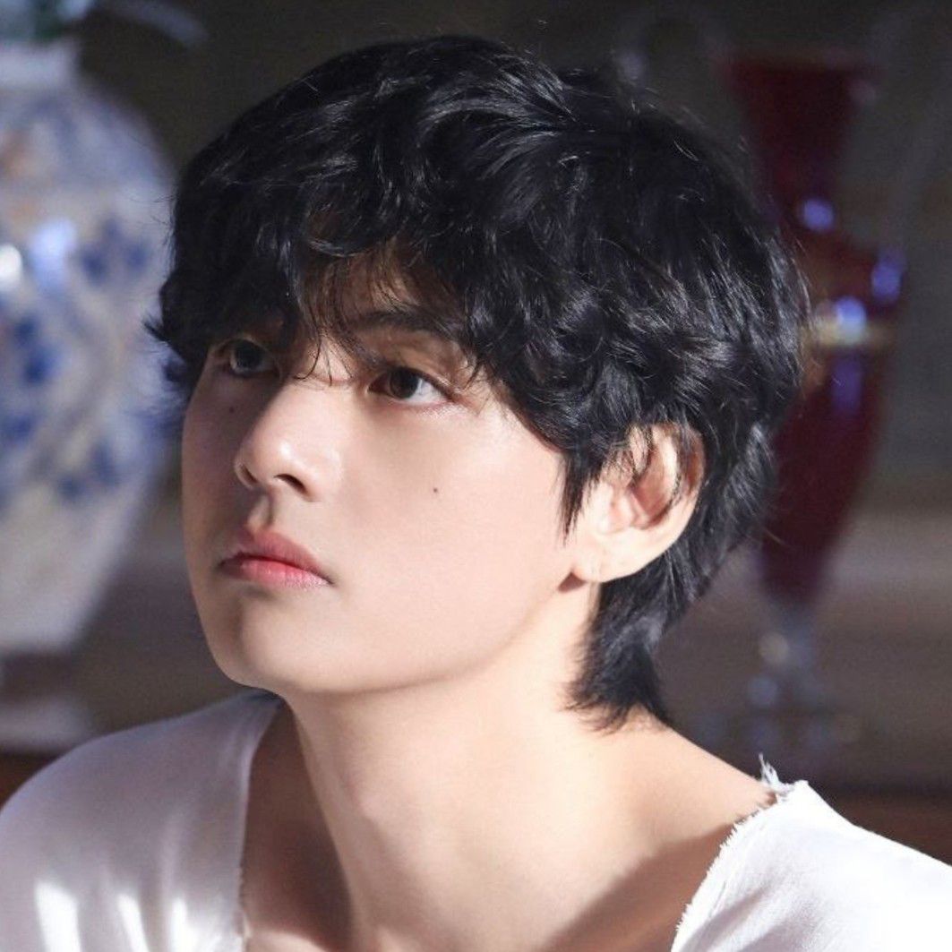 V (BTS)の最近の活動写真