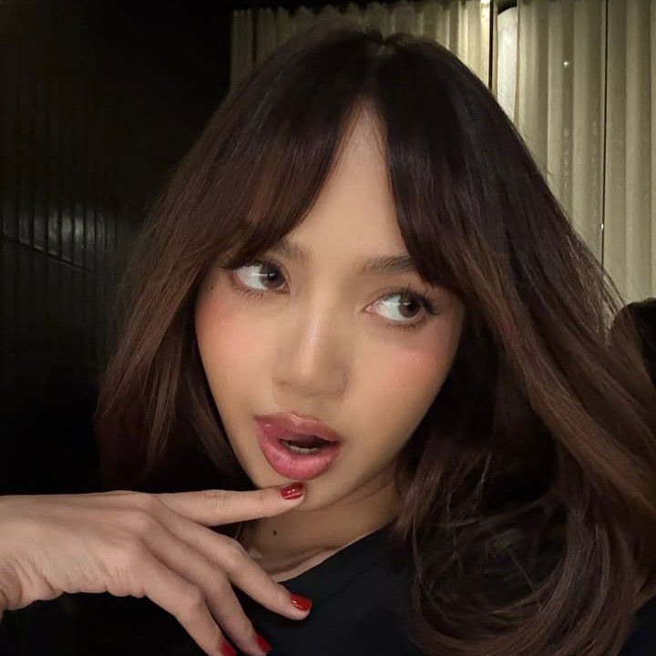 Latest photo of Lisa (BLACKPINK)