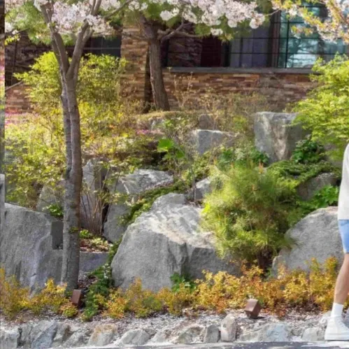 Behind-the-scenes cut of Wonho