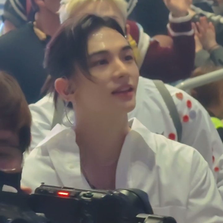 Latest photo of Hyunjin (Stray Kids)