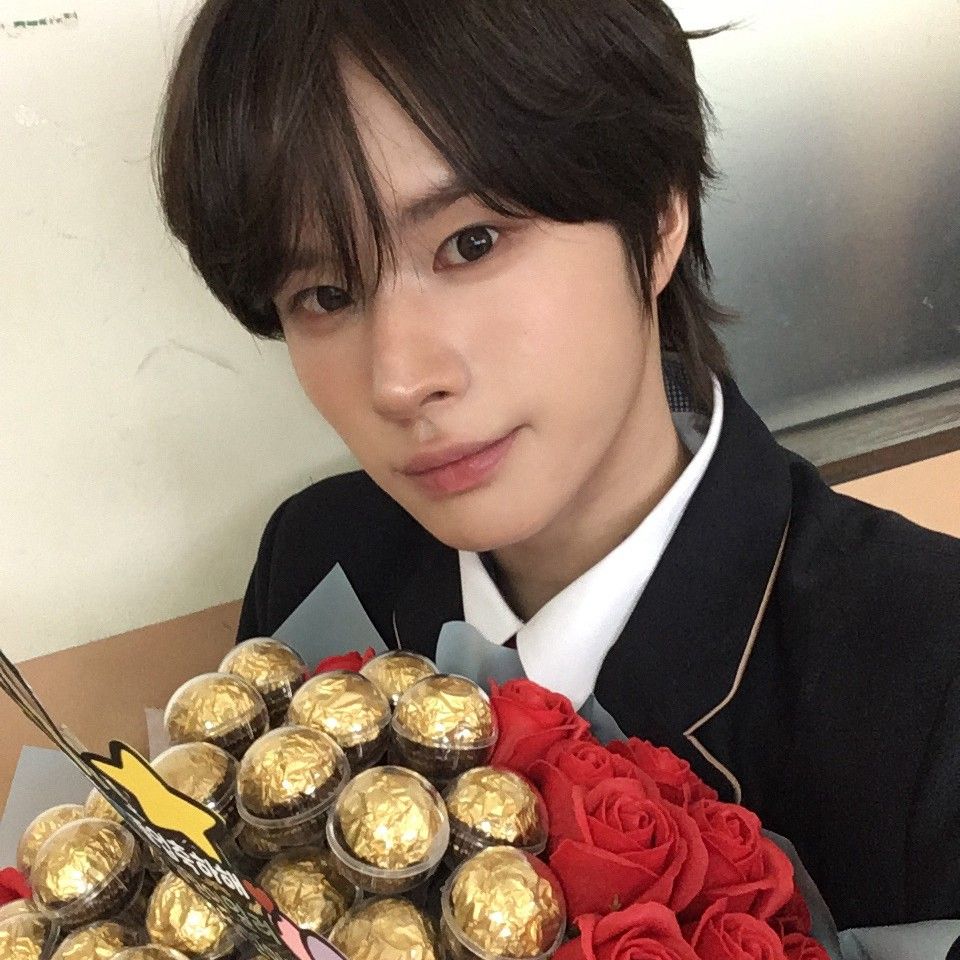 Behind-the-scenes cut of TWS