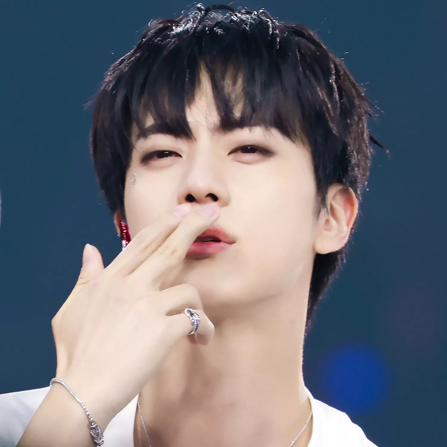 Foto aktivitas terbaru Jin (BTS)