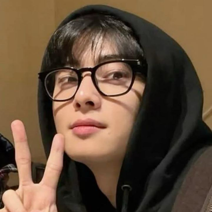 Recent activity shot of Eunwoo (ASTRO)