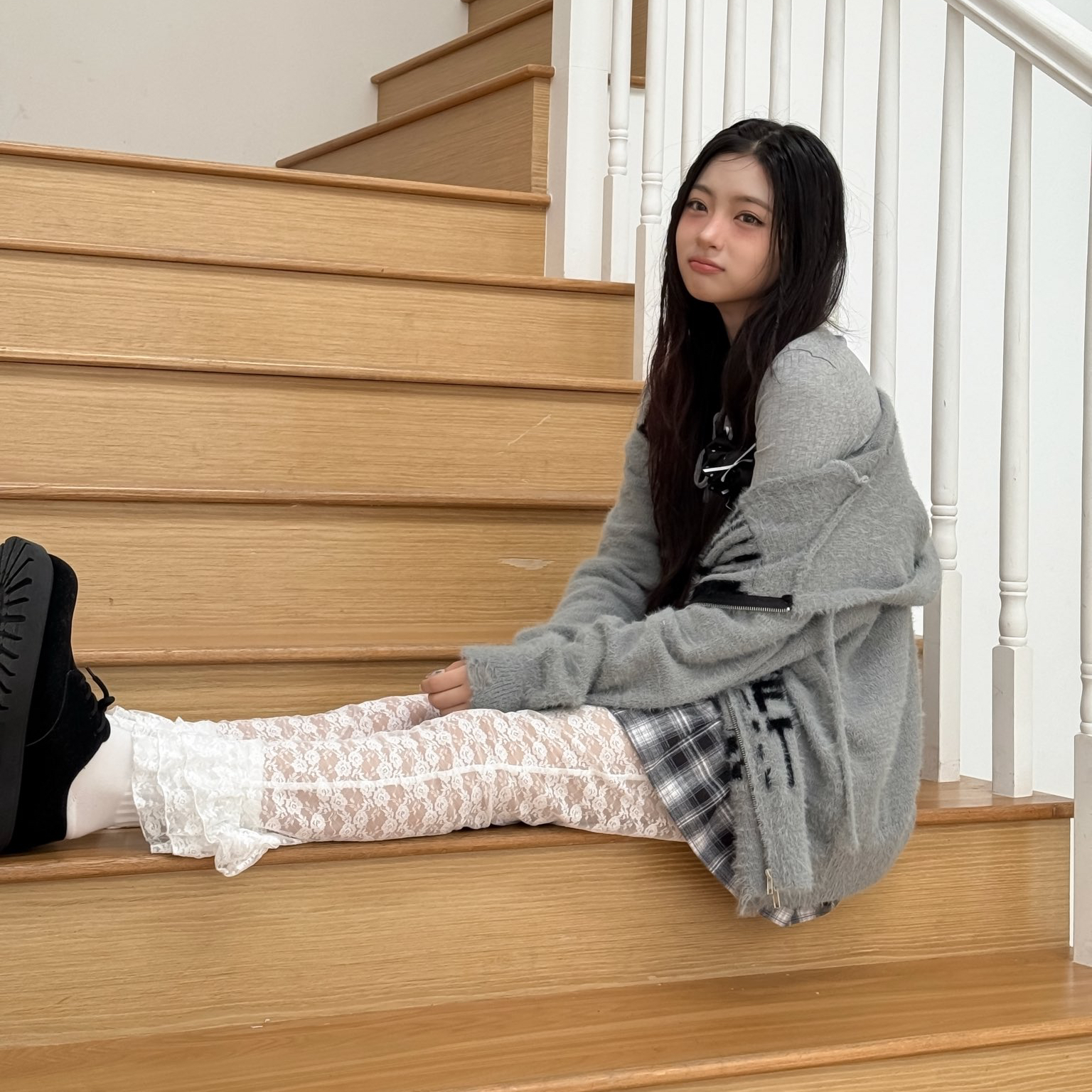 Behind-the-scenes cut of KYA (KiiiKiii)