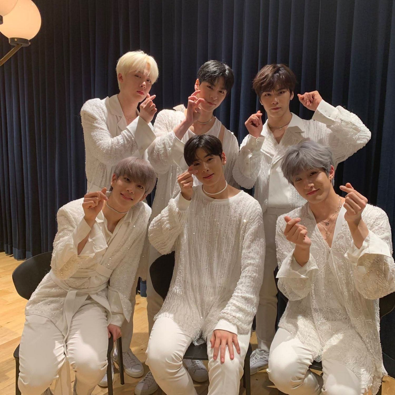 아스트로의 비하인드 컷