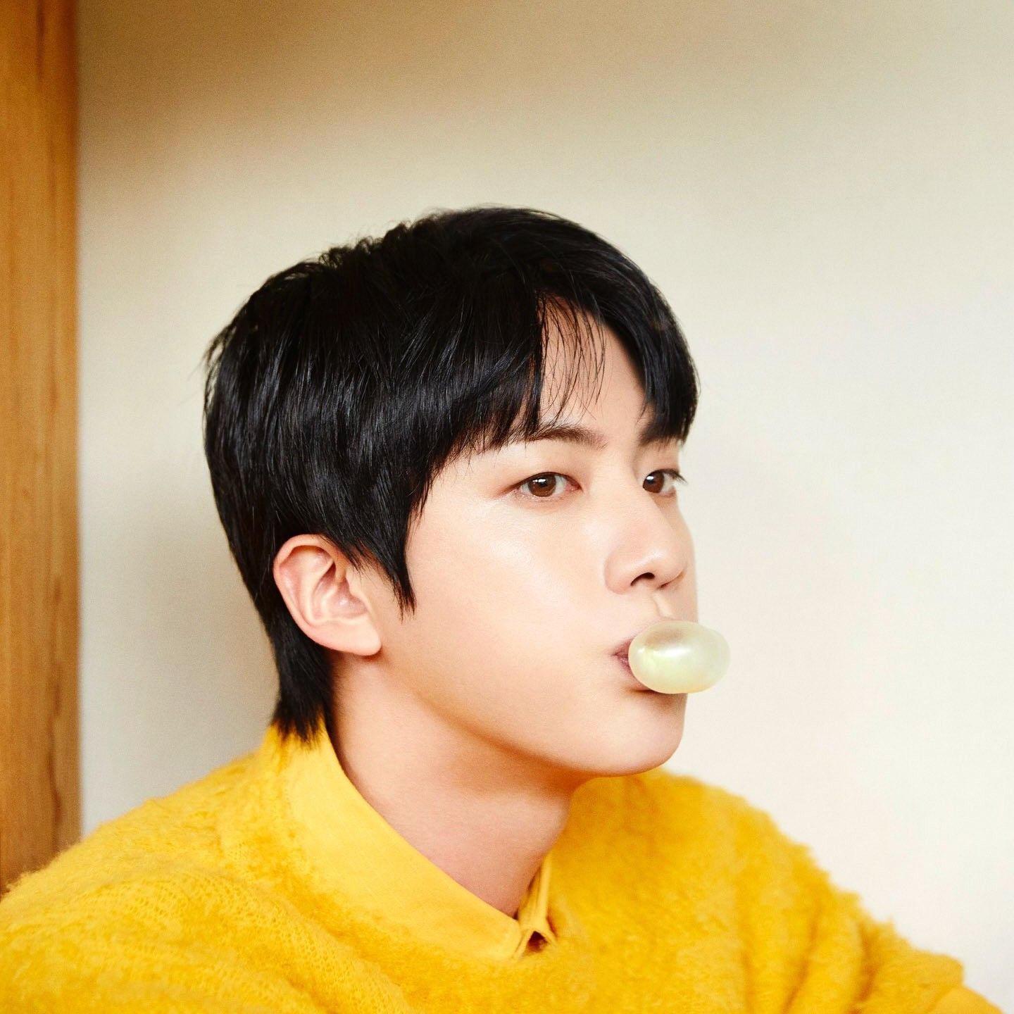 Momen yang diabadikan oleh penggemar Jin (BTS)