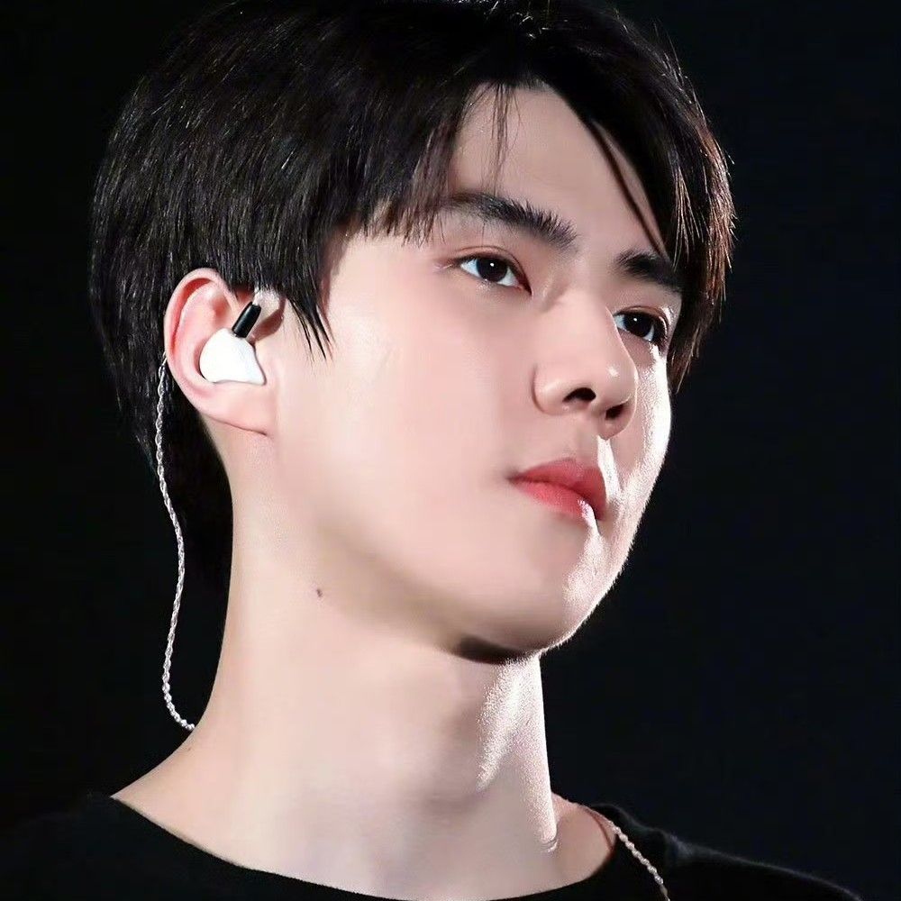 Latest photo of Sehun (EXO)