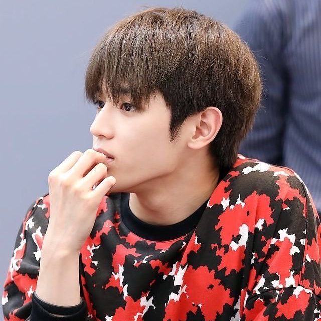 A moment captured by Taeyong (NCT 127)'s fan