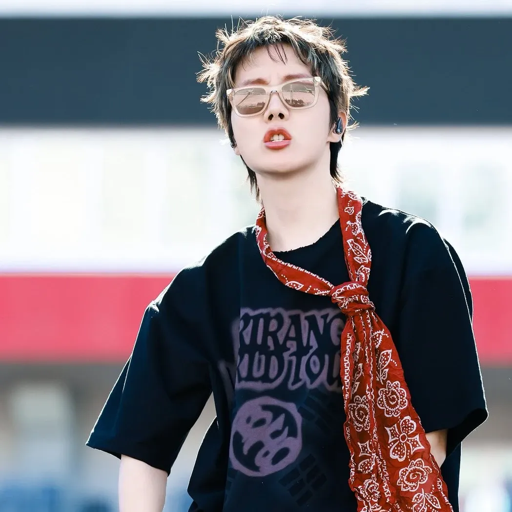 Momen yang diabadikan oleh penggemar j-hope (BTS)