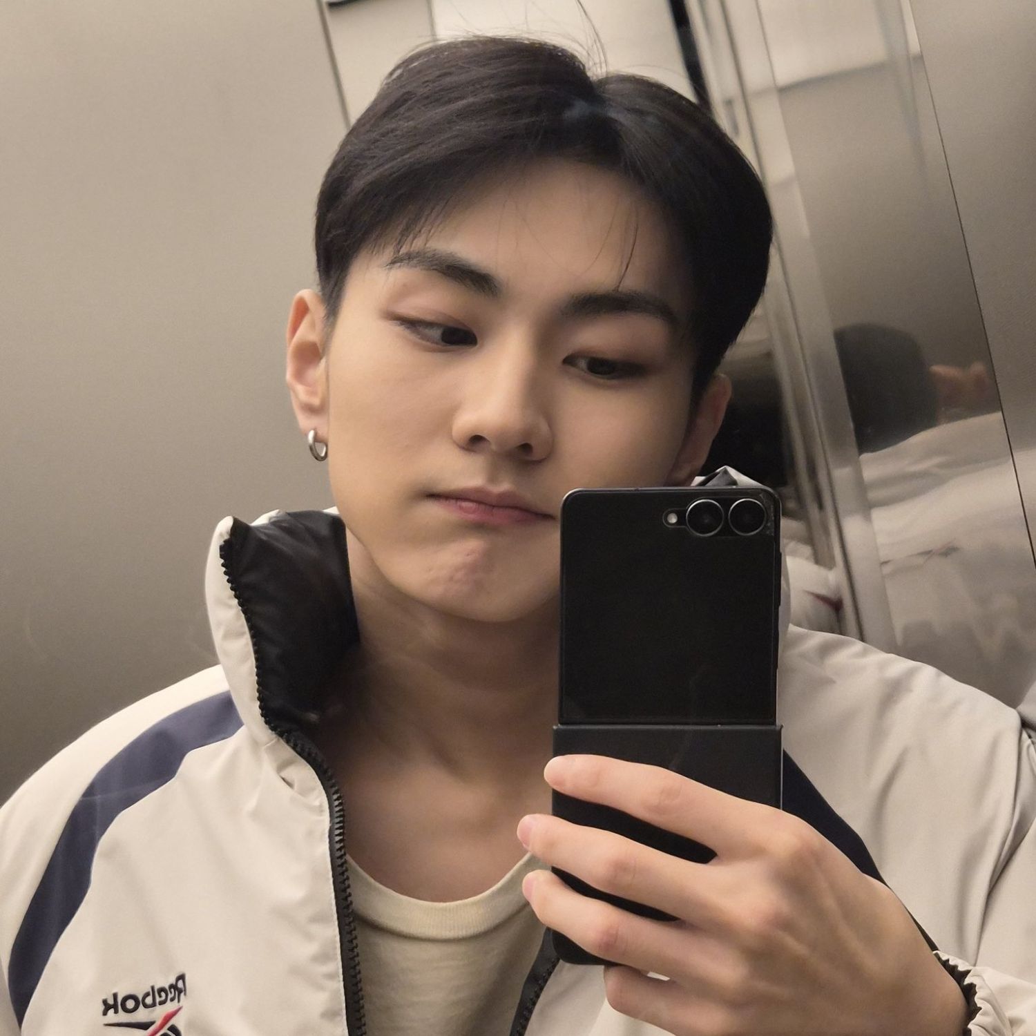 Latest photo of Jungwon (ENHYPEN)