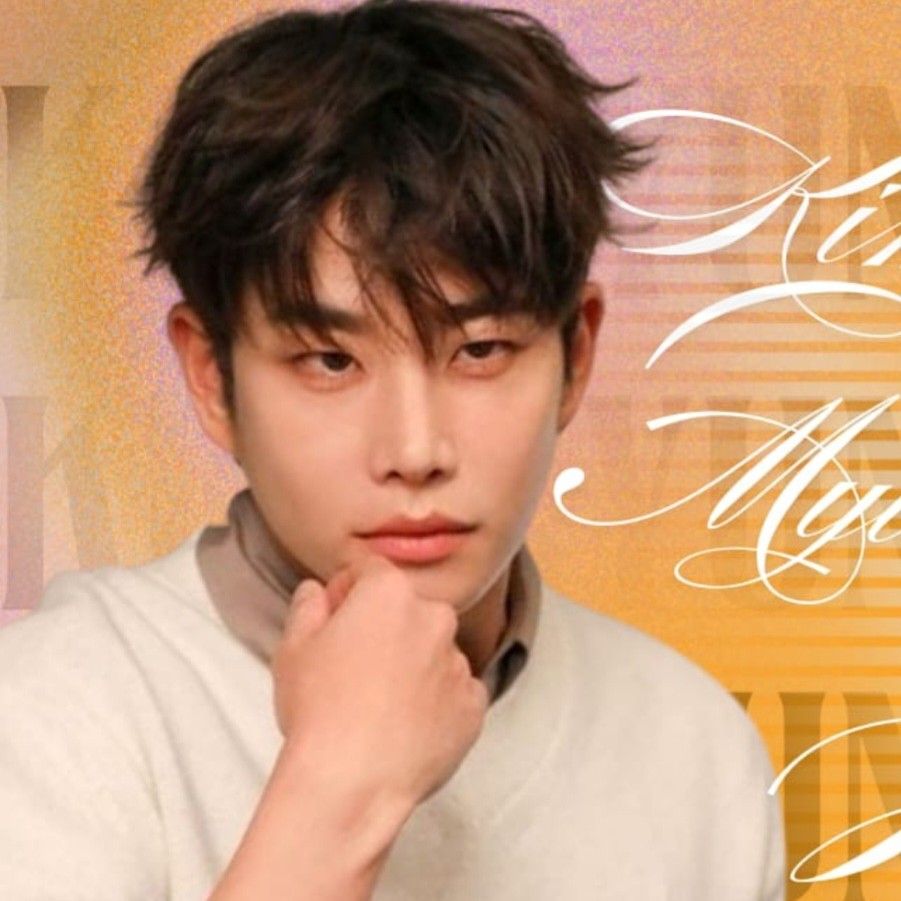 A moment captured by MJ (ASTRO)'s fan