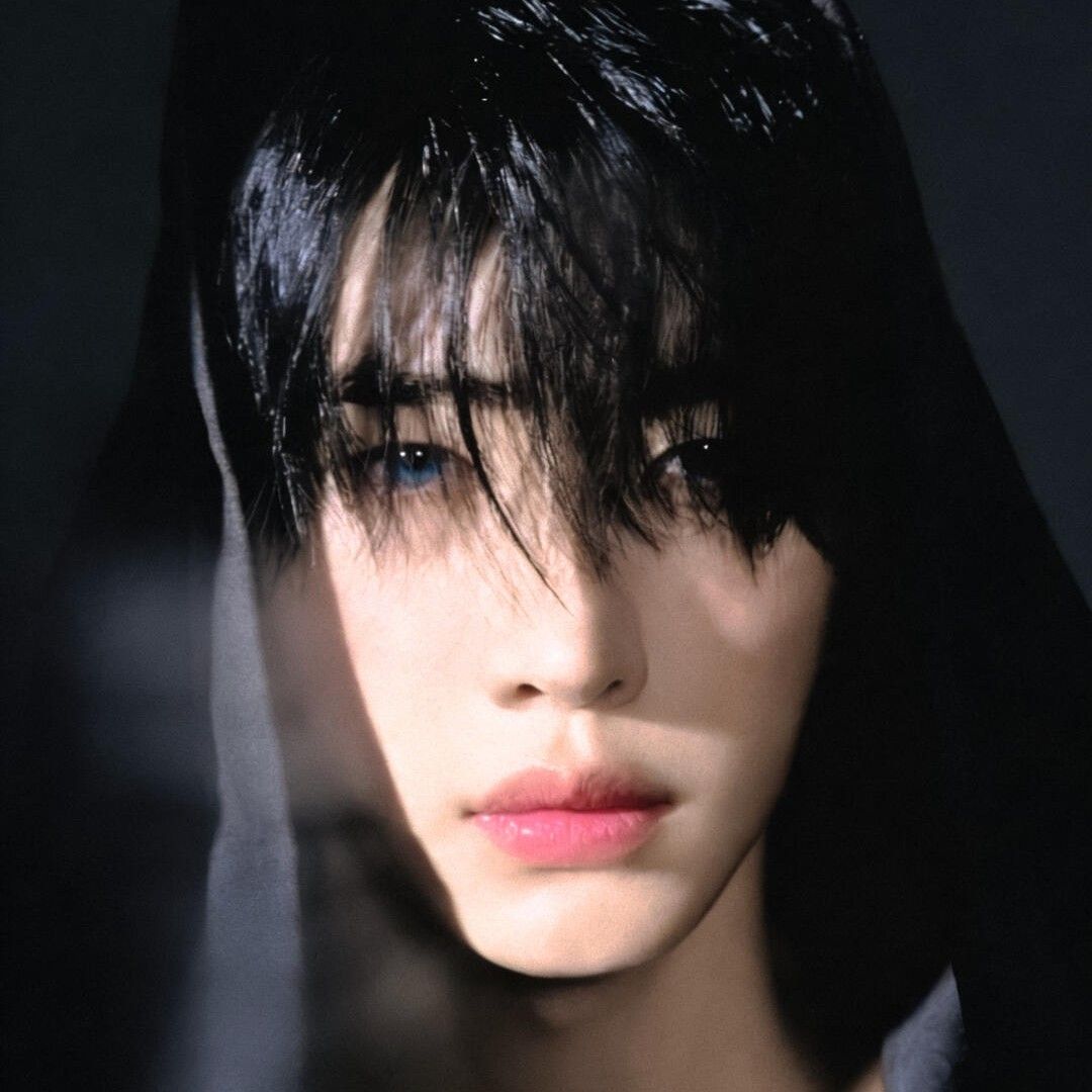 Recent activity shot of Sunghoon (ENHYPEN)