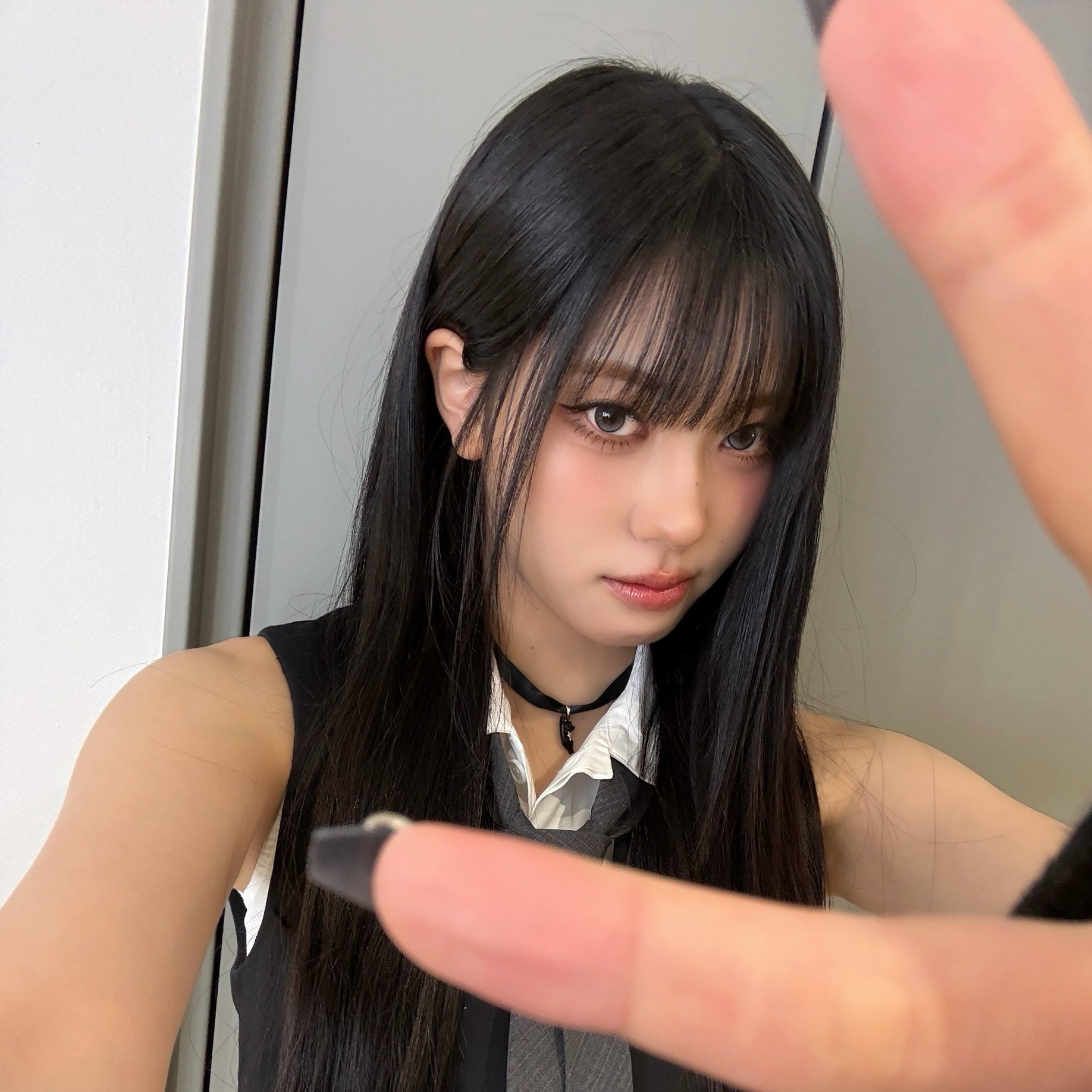 Behind-the-scenes cut of Koko (izna)