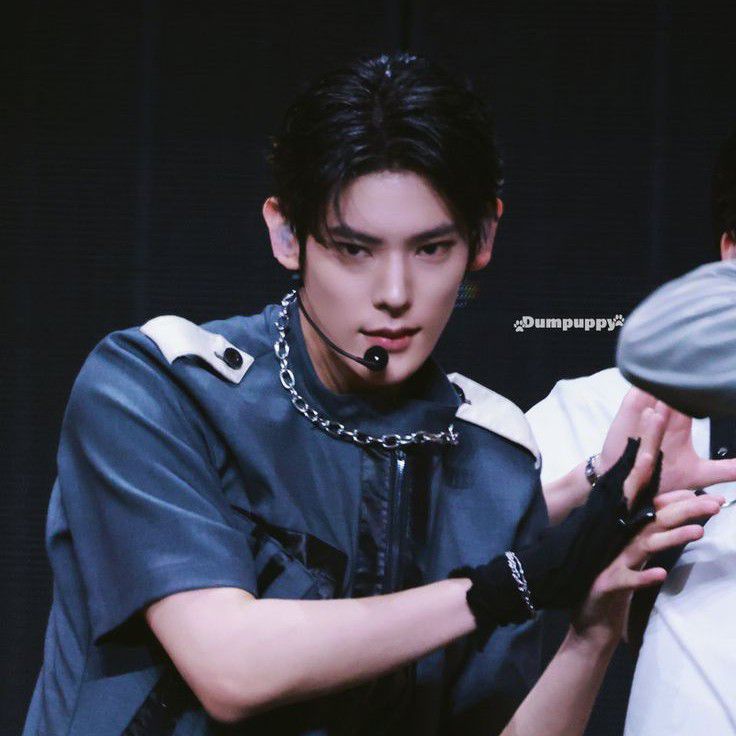 Feed komunitas K-pop terpanas hari ini