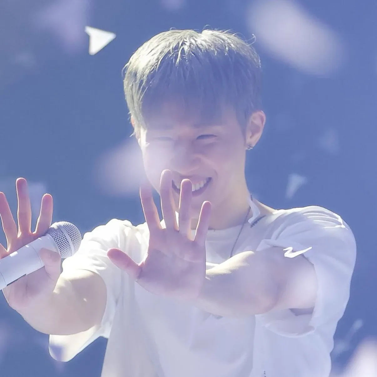 Behind-the-scenes cut of Sungkyu (INFINITE)