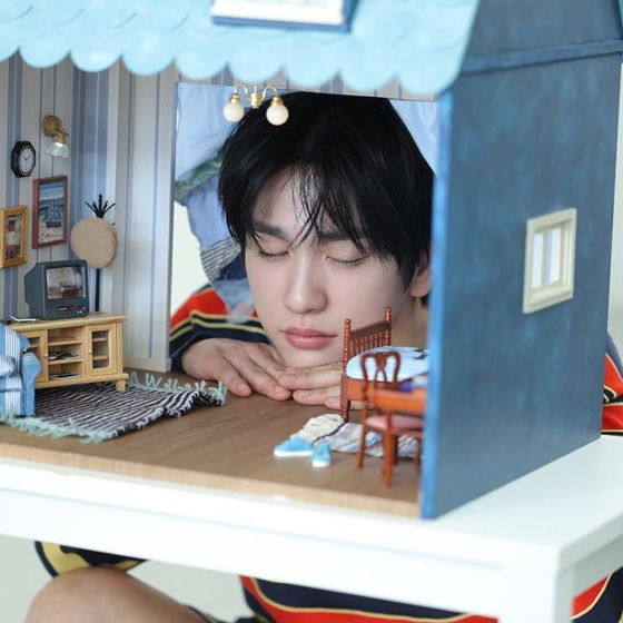 Foto aktivitas terbaru Jinyoung (GOT7)