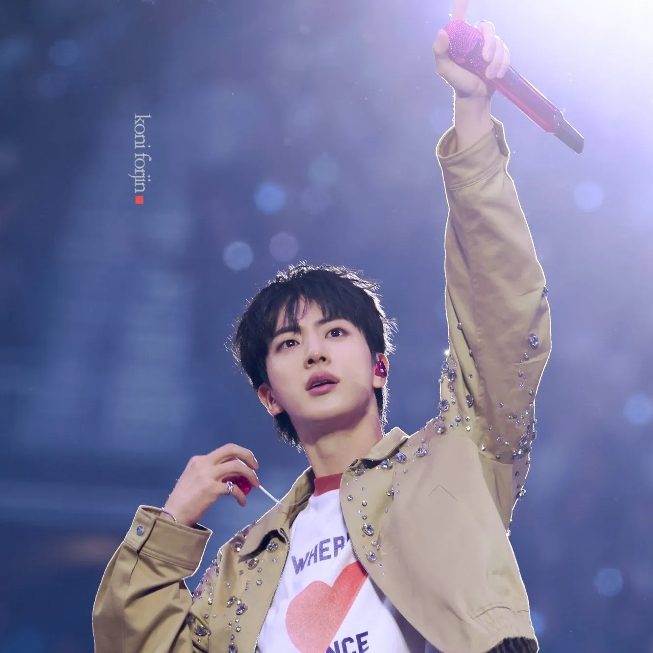 Foto aktivitas terbaru Jin (BTS)