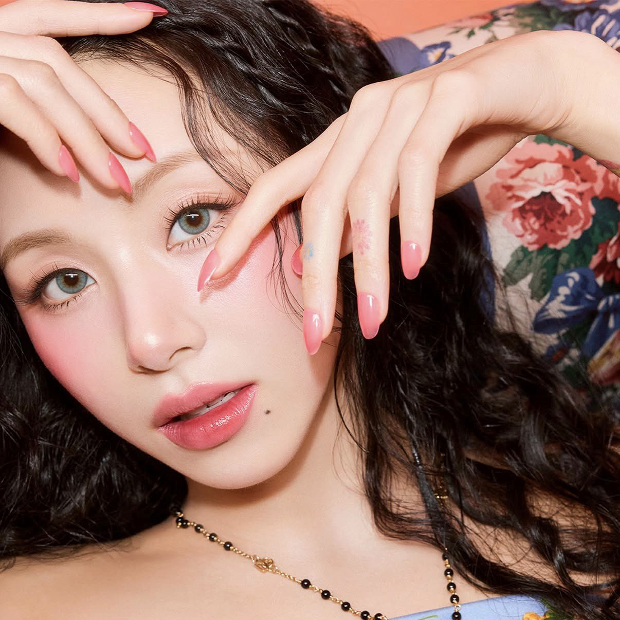 Foto terbaru Chaeyoung (TWICE)