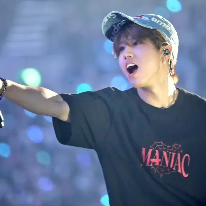 Behind-the-scenes cut of HAN (Stray Kids)