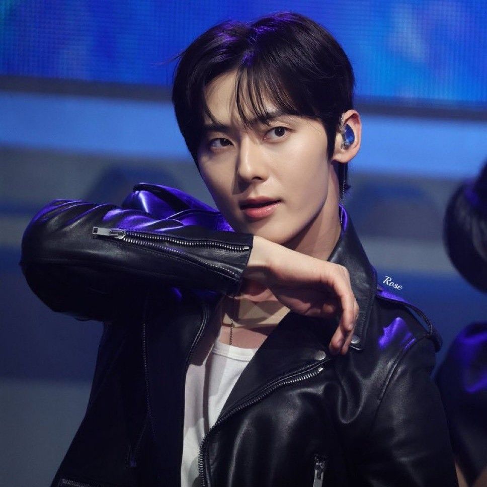 Recent activity shot of Hwang Minhyun