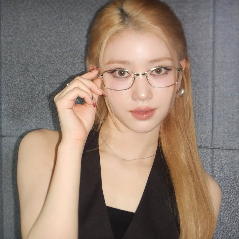 Behind-the-scenes cut of Xiao Ting (Kep1er)