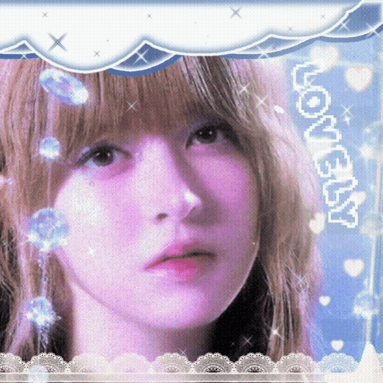 Recent activity shot of LILY (NMIXX)