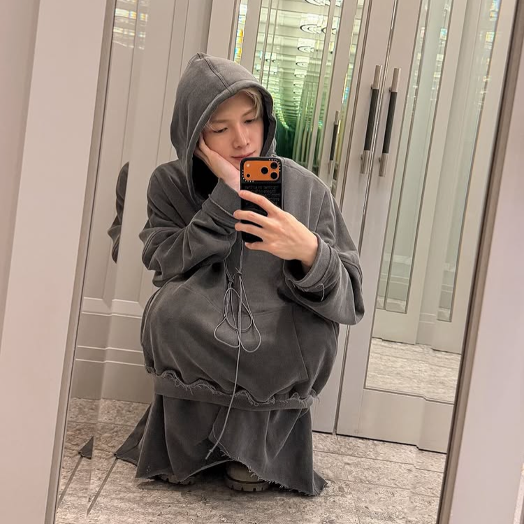 Recent activity shot of Yeosang (ATEEZ)