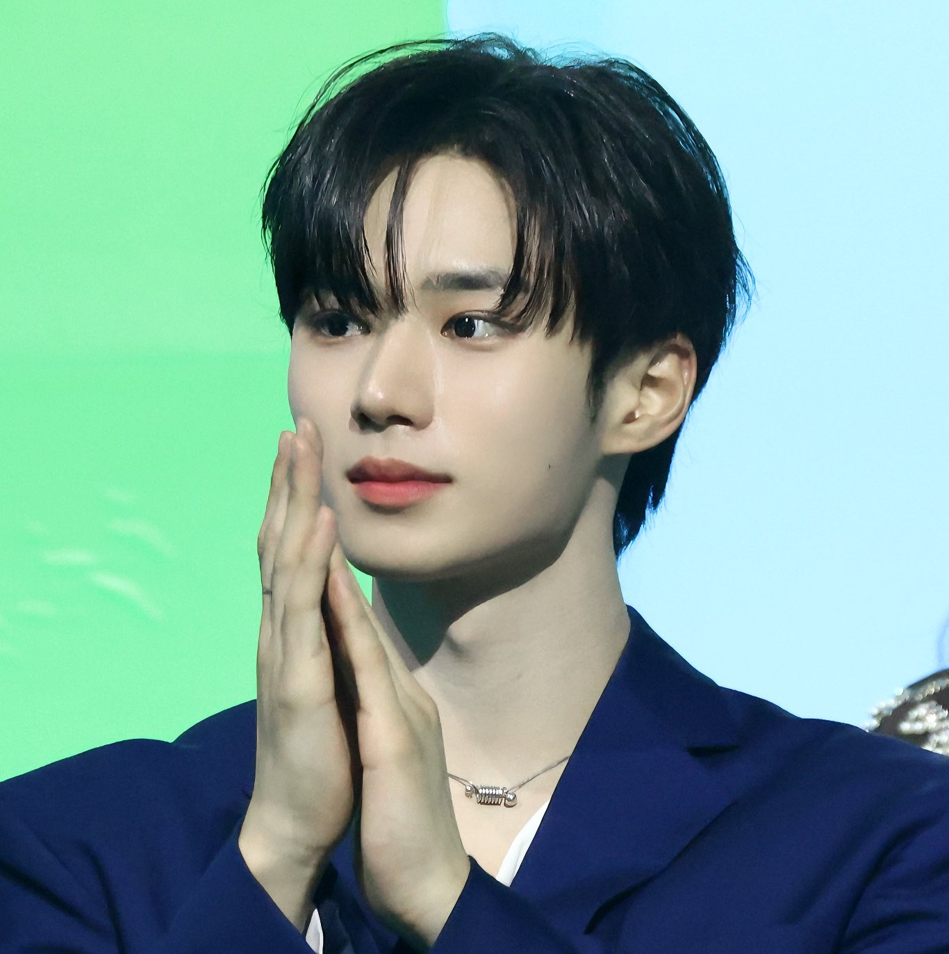 Behind-the-scenes cut of Kim Junseo (ALPHA DRIVE ONE)