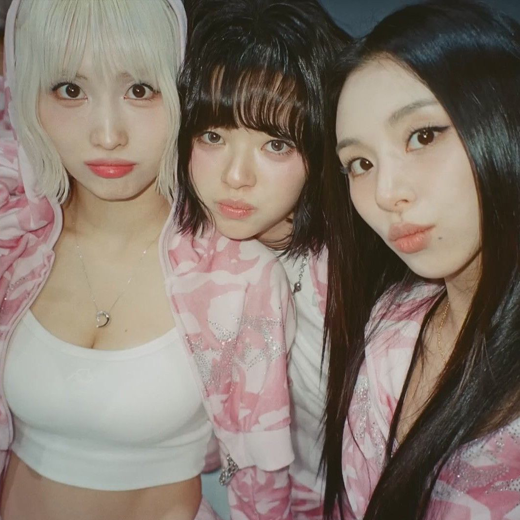 모모 (TWICE) 최근 활동샷