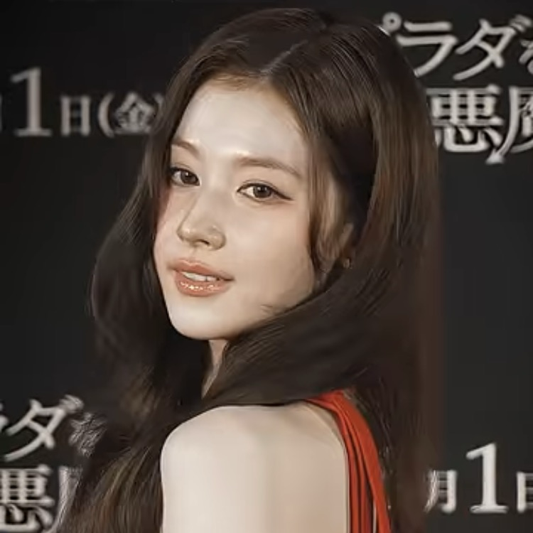 Sana (TWICE)的最新活动照片