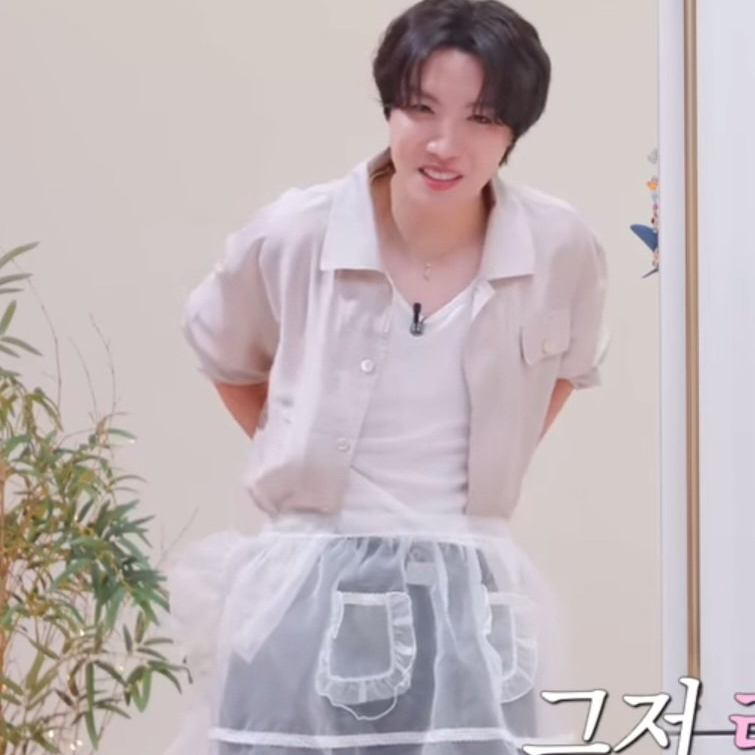 J-hope (防彈少年團)的最新活動照片