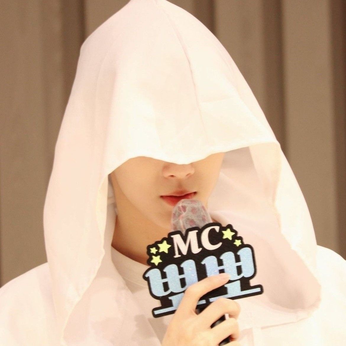 Recent activity shot of Kim Wooseok