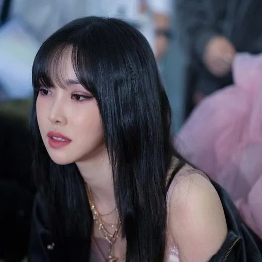 Recent activity shot of Yuju (GFRIEND)