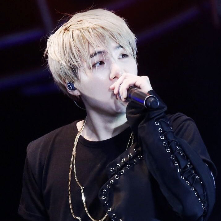 SUGA (BTS)の最近の活動写真