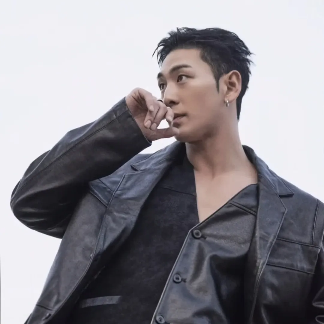 Latest photo of Baekho