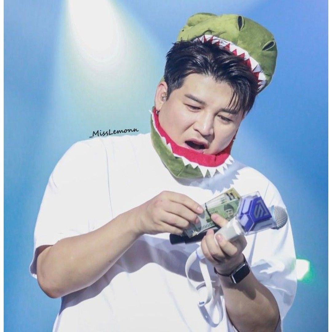 Behind-the-scenes cut of Shindong (Super Junior)