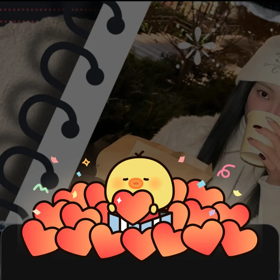 A moment captured by ME:I's fan