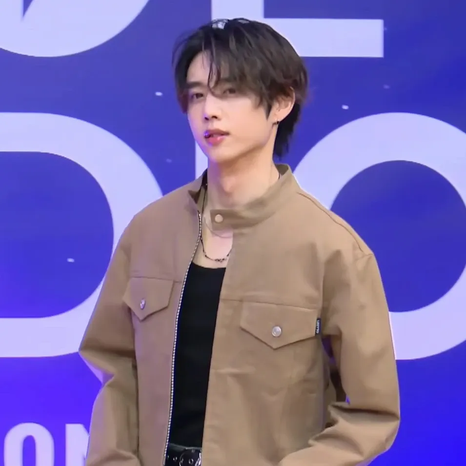 Behind-the-scenes cut of Sunwoo (THE BOYZ)