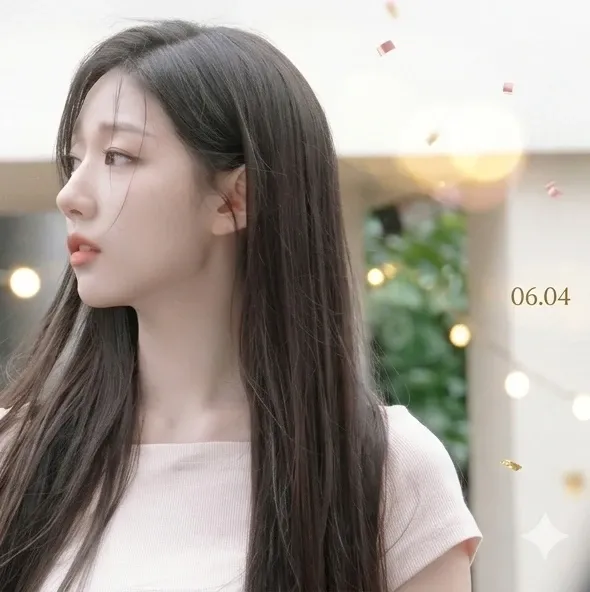 Recent activity shot of Jeong Yein (Lovelyz)