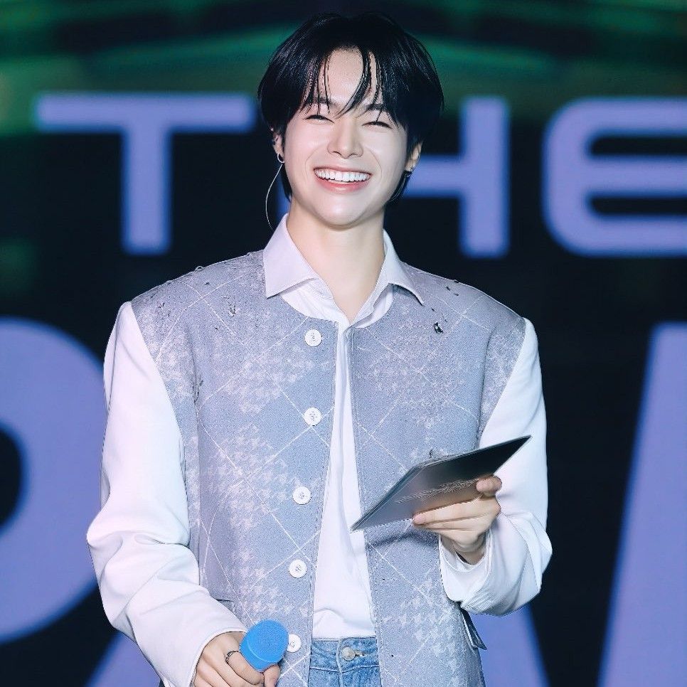 A moment captured by Hanbin (TEMPEST)'s fan