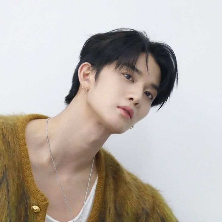 ペ・ジニョンの最新写真